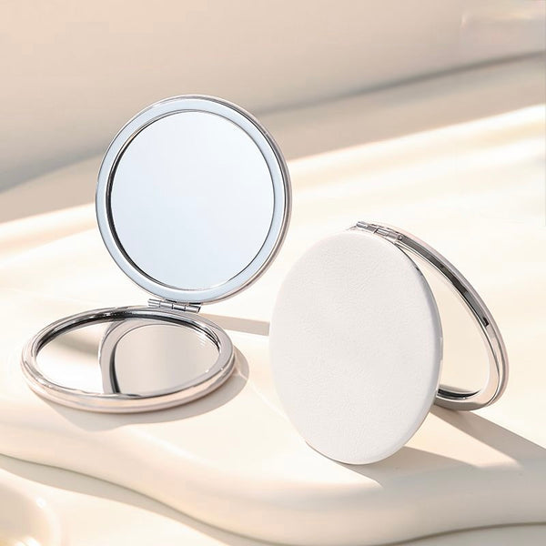 Portable handheld mirror with led light