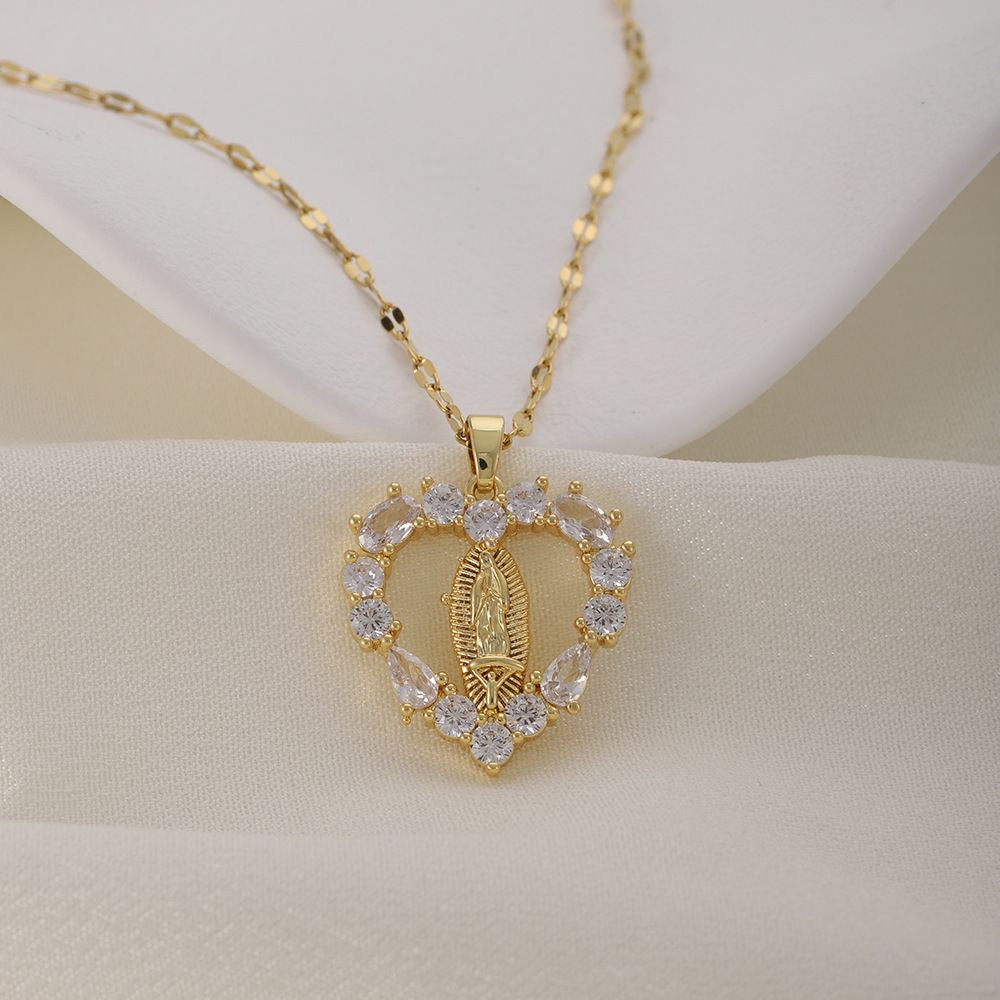 Gold heart shaped titanium necklace