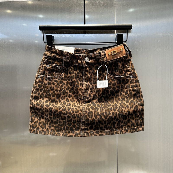 Leopard mini skirt