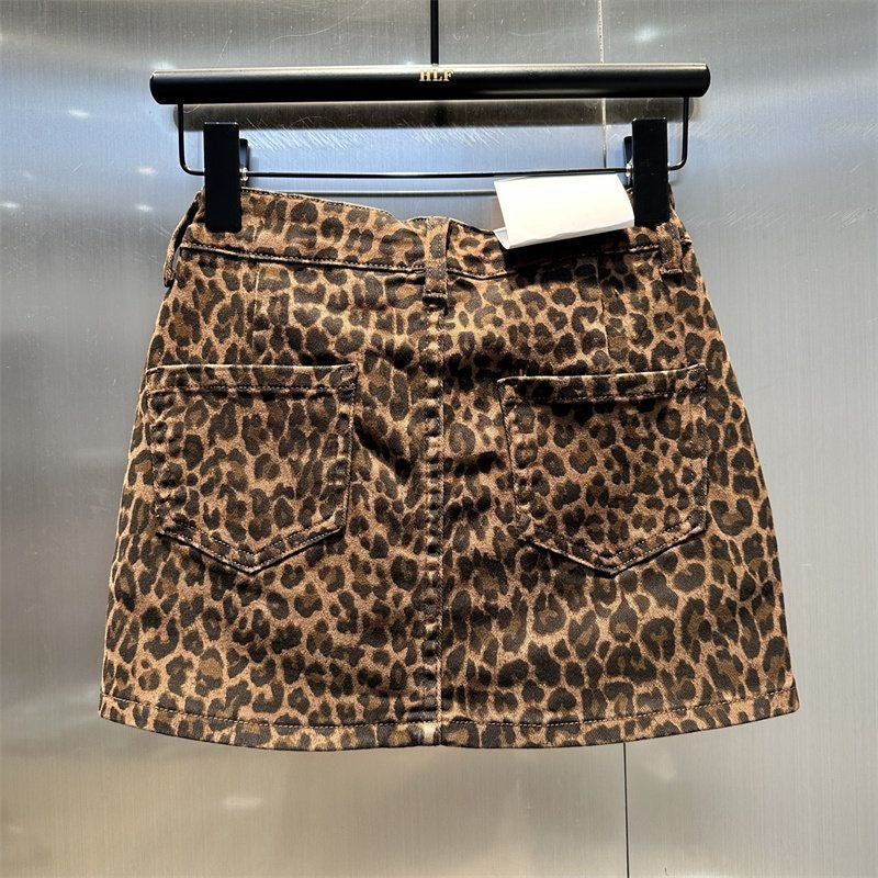 Leopard mini skirt