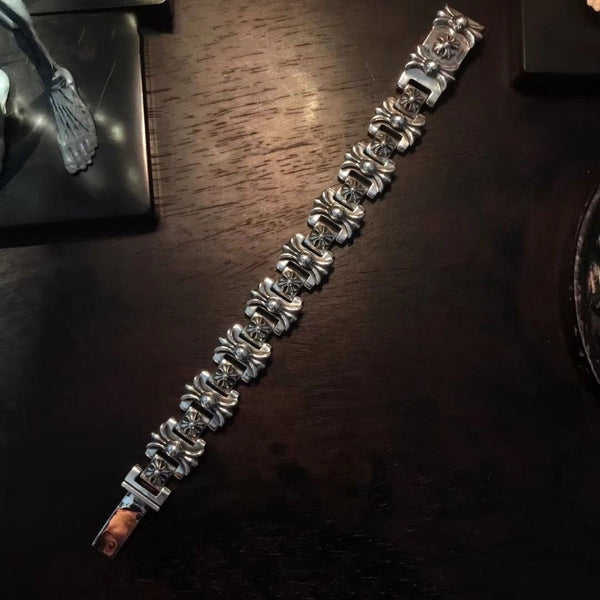 Cross-shaped bracelet