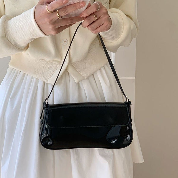 Baguette leather niche bag