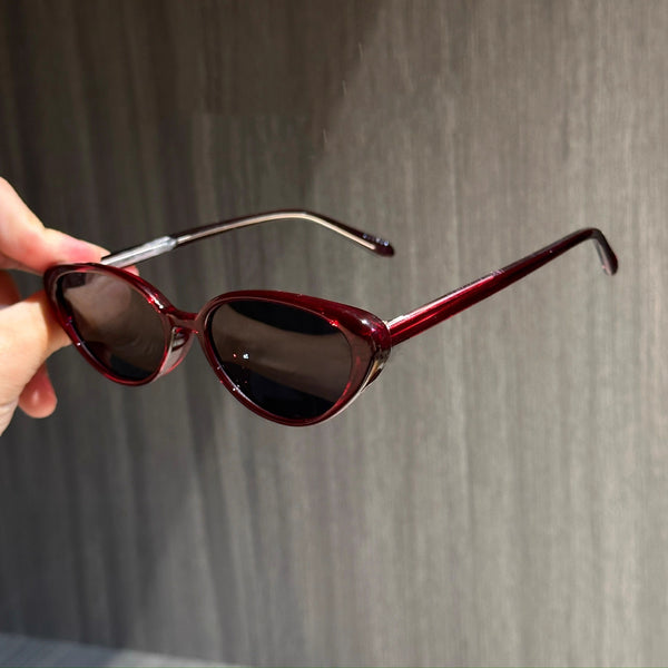 Oval cat-eye sunglasses