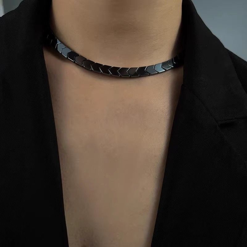 Black gallstone necklace
