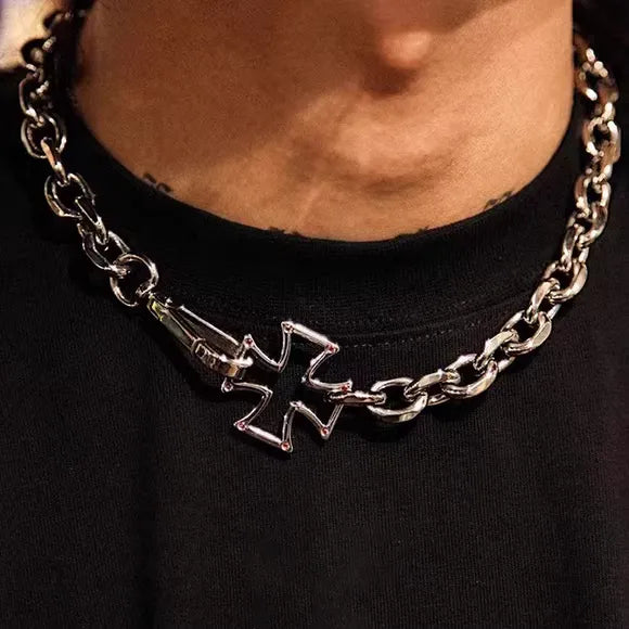 Silver cross link chain