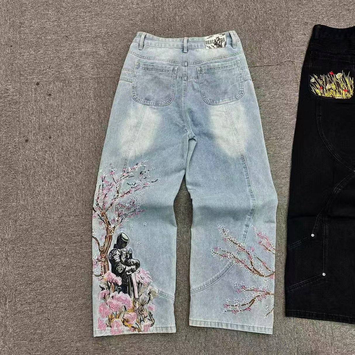 Vescartes Embroidered Jeans