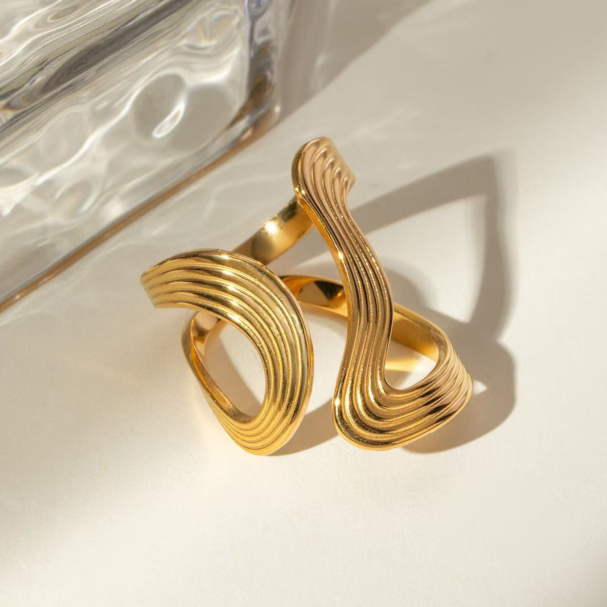 Curve lining adjustable ring