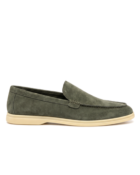 Belugga Terra Loafer in olive suede with beige sole, side view