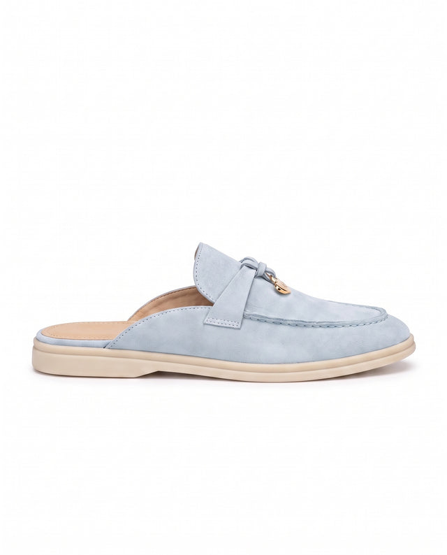 Belugga women’s mule in sky blue suede, knotted strap with gold charm