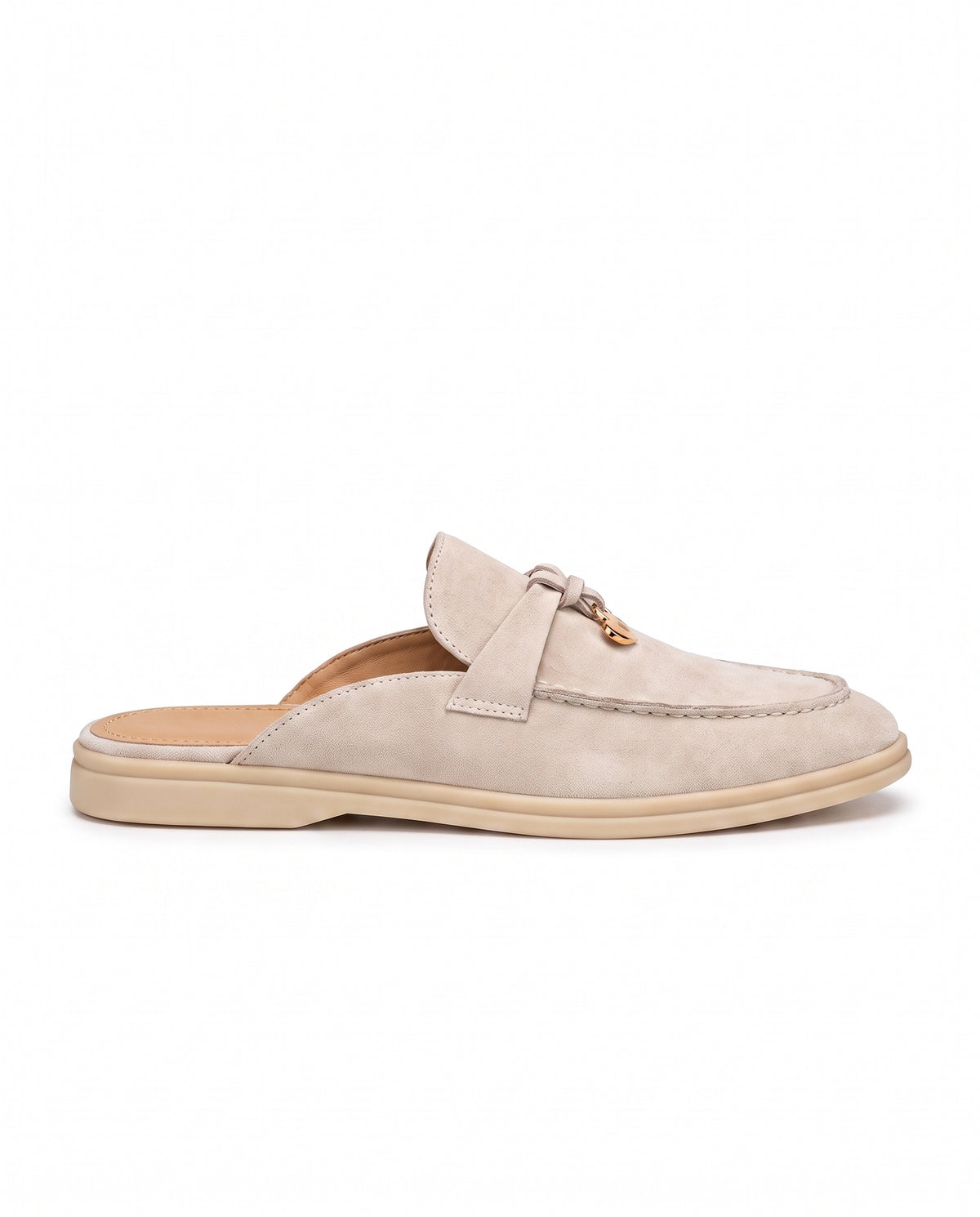 Belugga women’s mule in sand suede, knotted strap with gold charm
