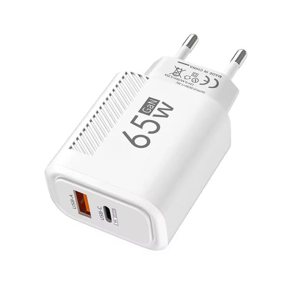 USB-A and USB-C power adapter