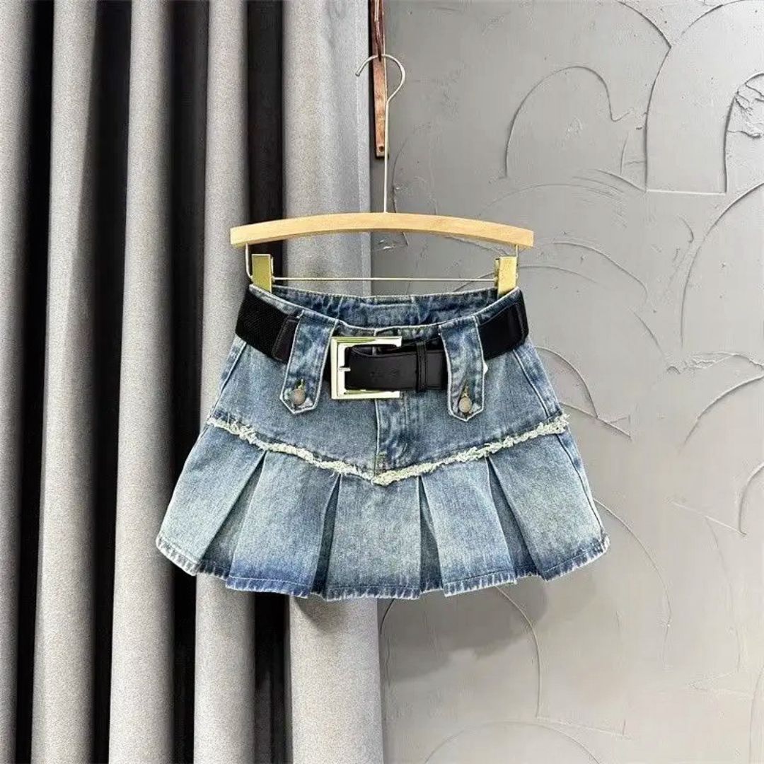 Pleated demin mini skirt